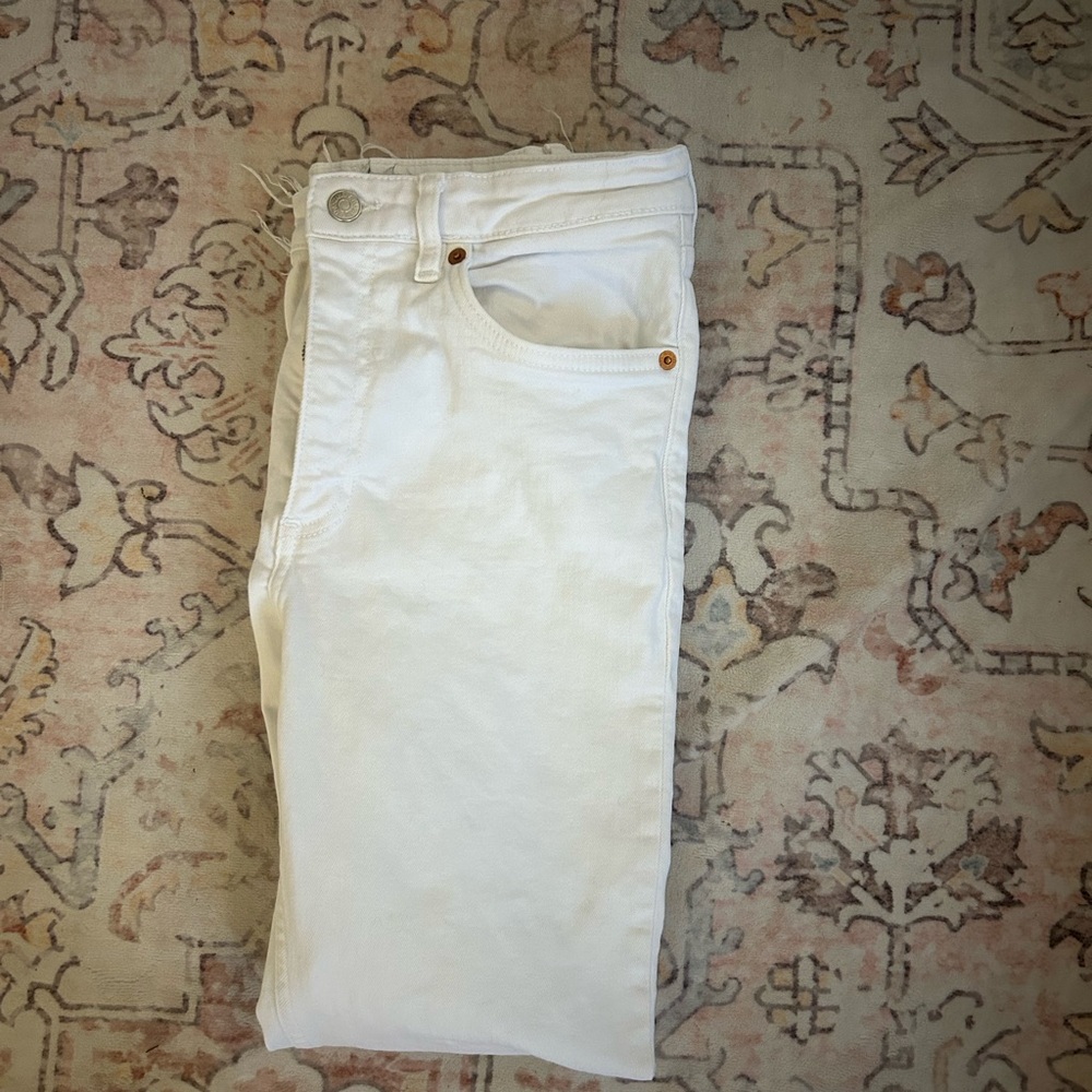 Barely Worn Zara Straight-Leg White Denim Jeans - Size 6